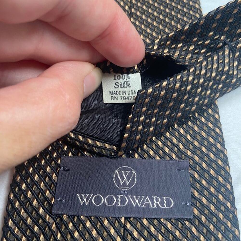 Woodward Silk Necktie 57x4 Woven Geometric Pattern Business Career